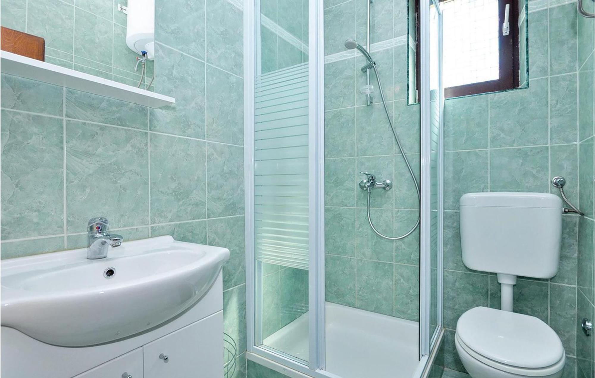 2 Bedroom Lovely Apartment In Starigrad Paklenica Exterior photo