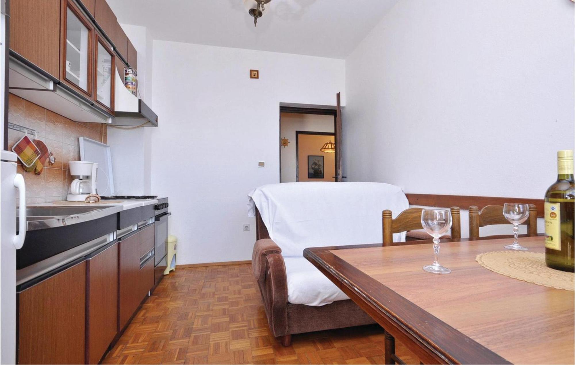 2 Bedroom Lovely Apartment In Starigrad Paklenica Exterior photo